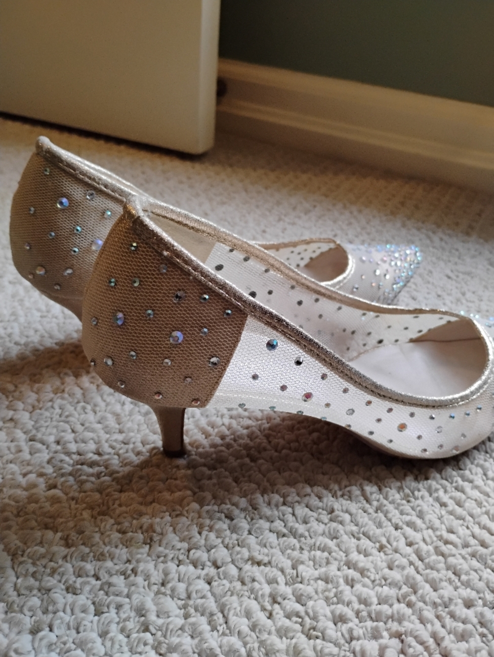 Pumps, Pointed Toe - Picture 2 of 6